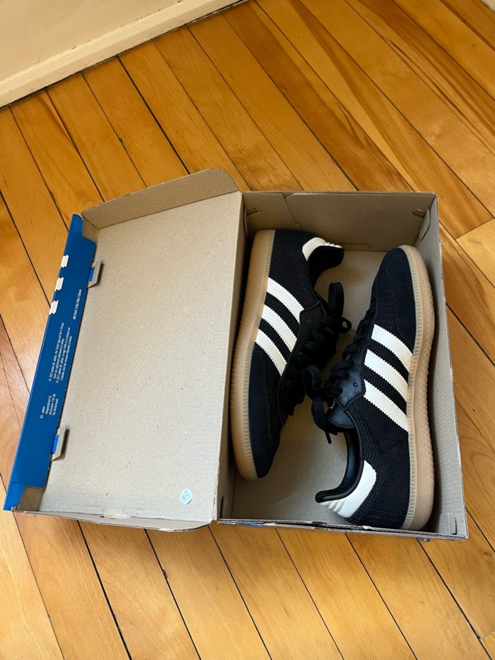 adidas Men’s Samba OG Sneakers in Black like new in box. - Picture 6 of 7